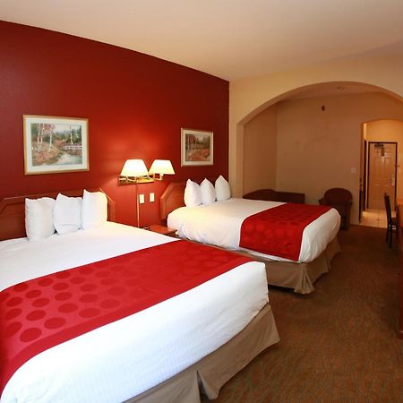 Ramada By Wyndham Fresno Northwest Hotel Екстериор снимка