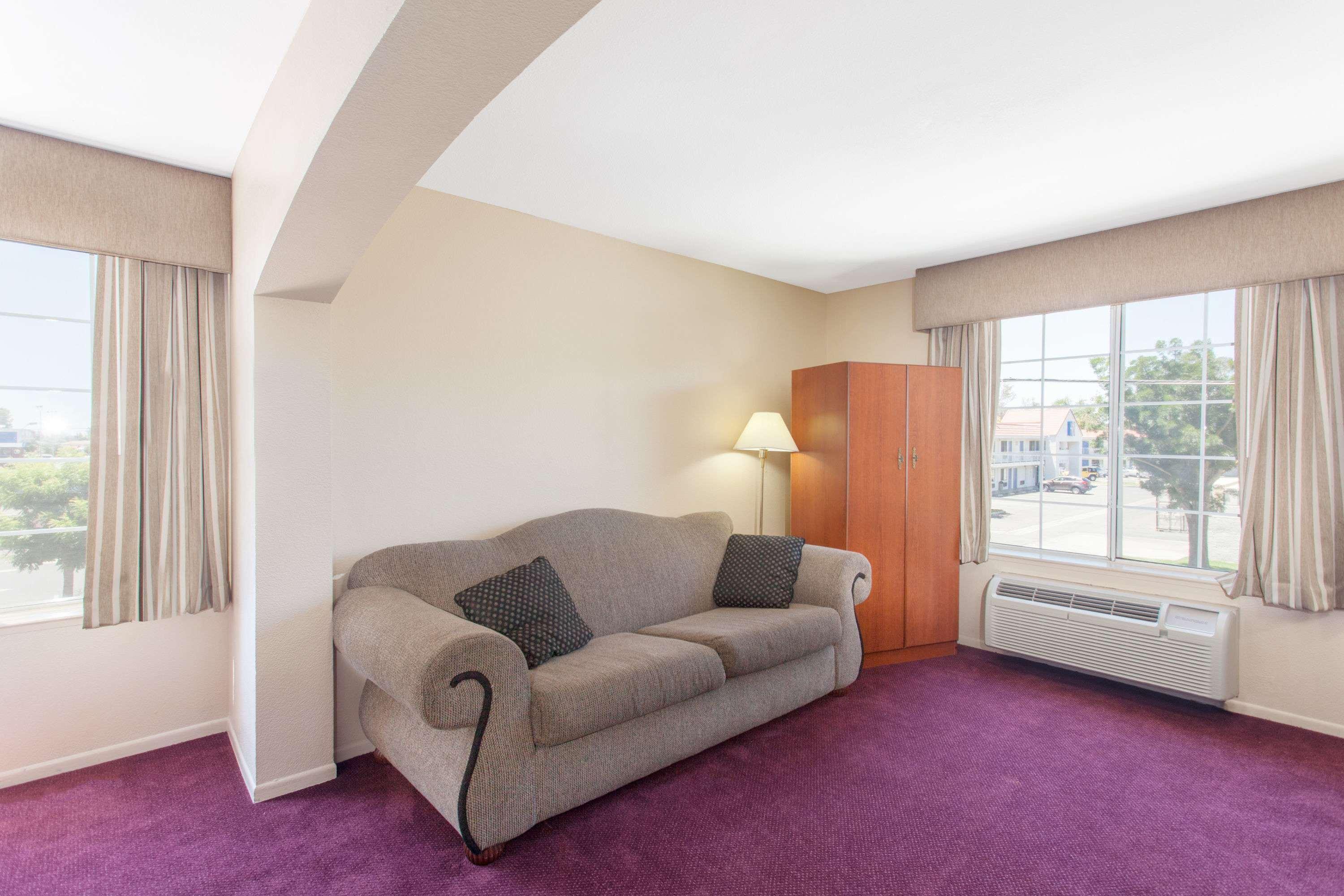 Ramada By Wyndham Fresno Northwest Hotel Екстериор снимка